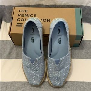 Toms classic flats